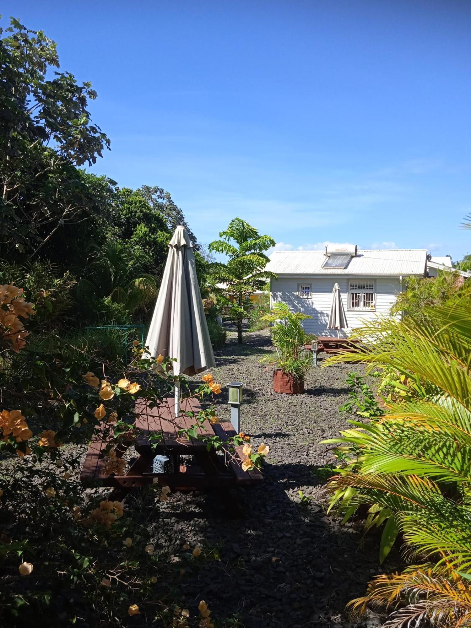 Dadi'S Little Paradis ซานต์-โรส ภายนอก รูปภาพ