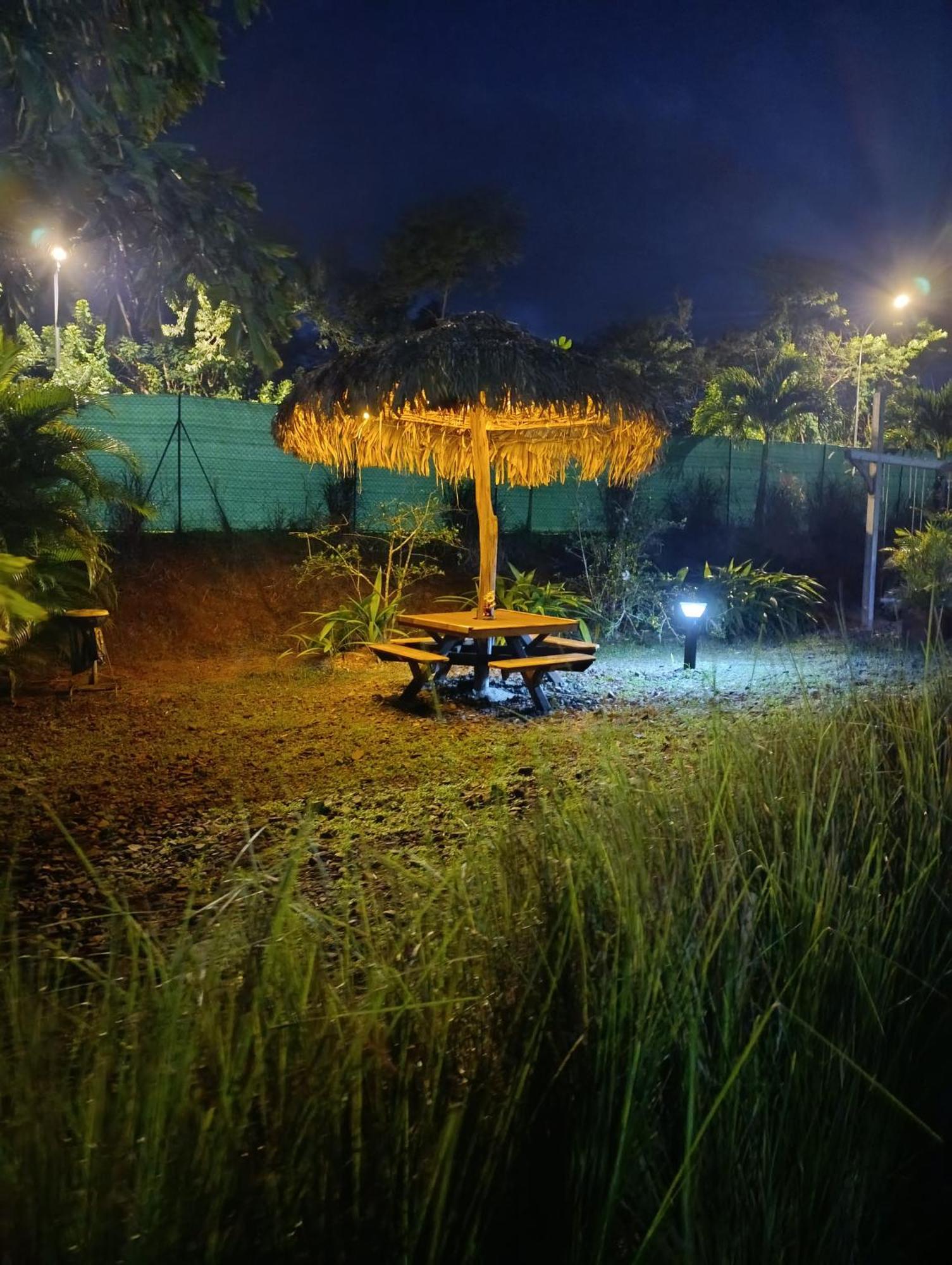 Dadi'S Little Paradis ซานต์-โรส ภายนอก รูปภาพ
